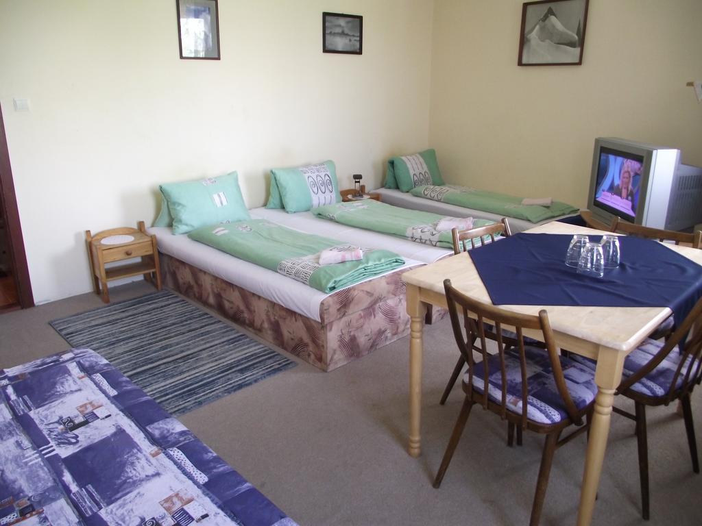 Penzion Slavia Poprad Extérieur photo