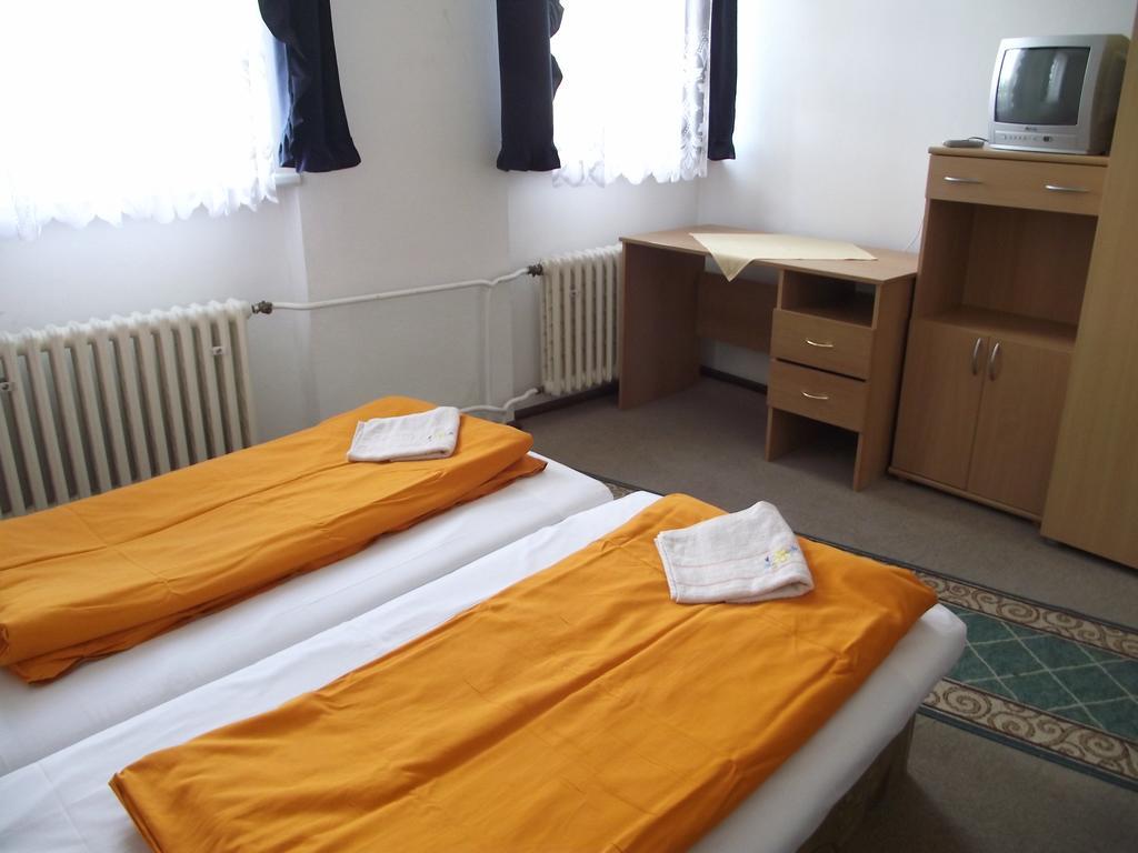 Penzion Slavia Poprad Extérieur photo