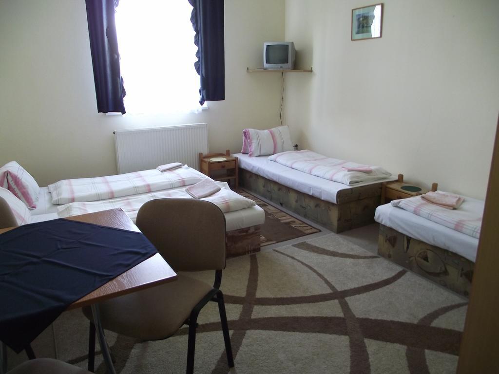 Penzion Slavia Poprad Extérieur photo