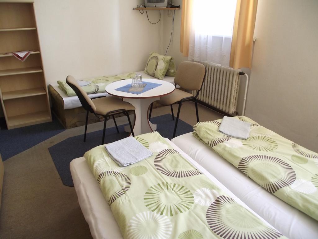 Penzion Slavia Poprad Extérieur photo