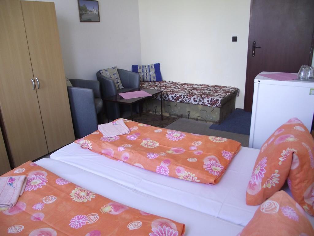 Penzion Slavia Poprad Extérieur photo
