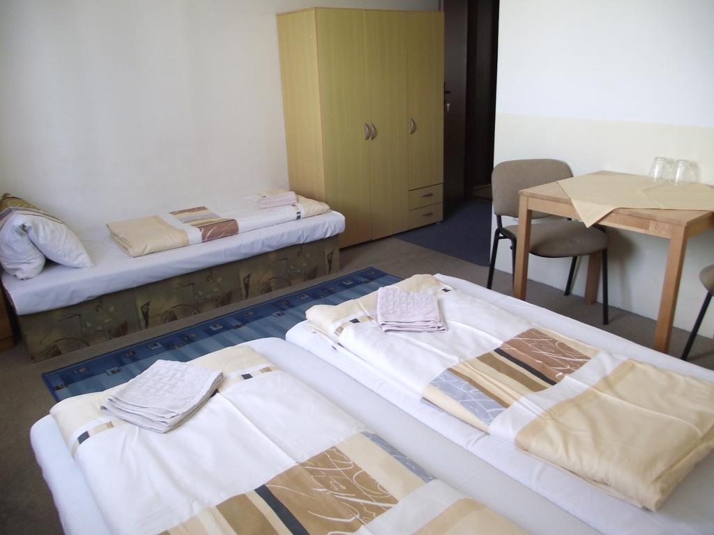 Penzion Slavia Poprad Extérieur photo