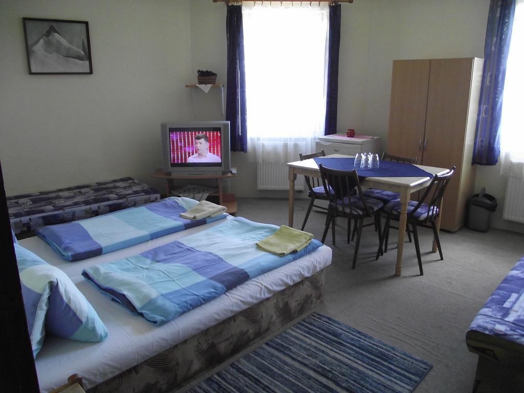 Penzion Slavia Poprad Extérieur photo