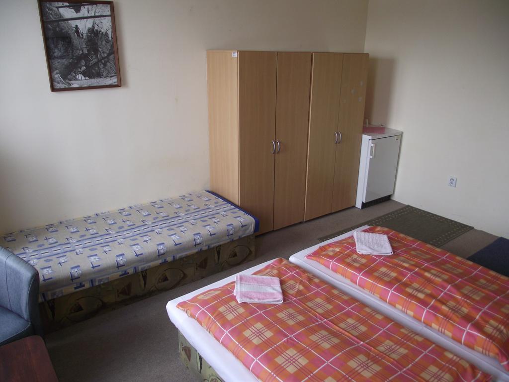 Penzion Slavia Poprad Extérieur photo