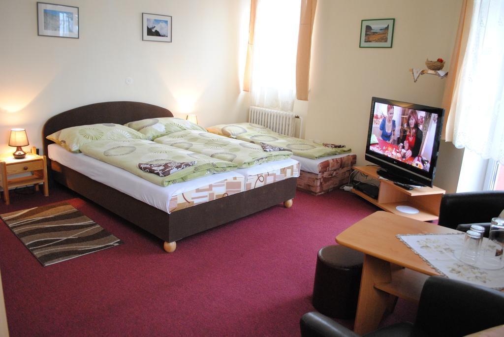 Penzion Slavia Poprad Extérieur photo